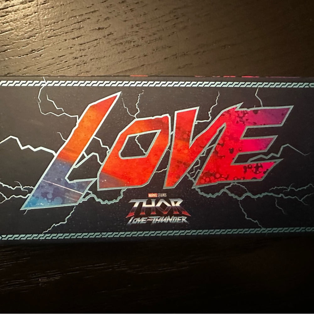 Marvel Studios' Thor: Love and Thunder Face Palette
Bronze Shimmer - Picture 2 of 5